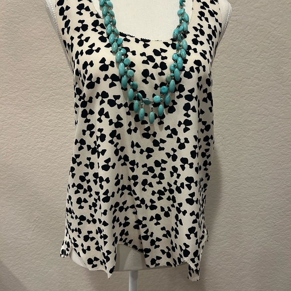 Joie Scalloped Edge Silk Tank - Picture 3 of 6